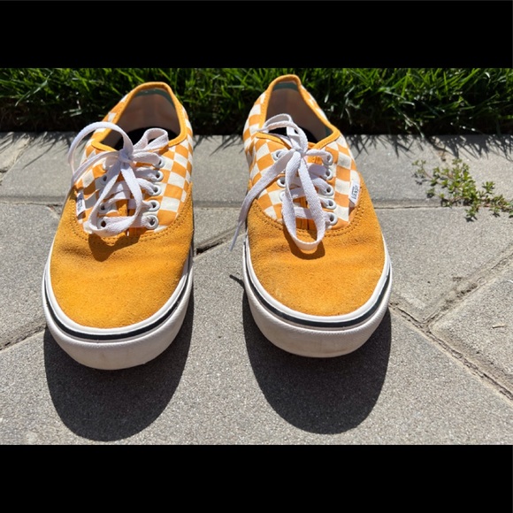 Vans - Picture 2 of 4